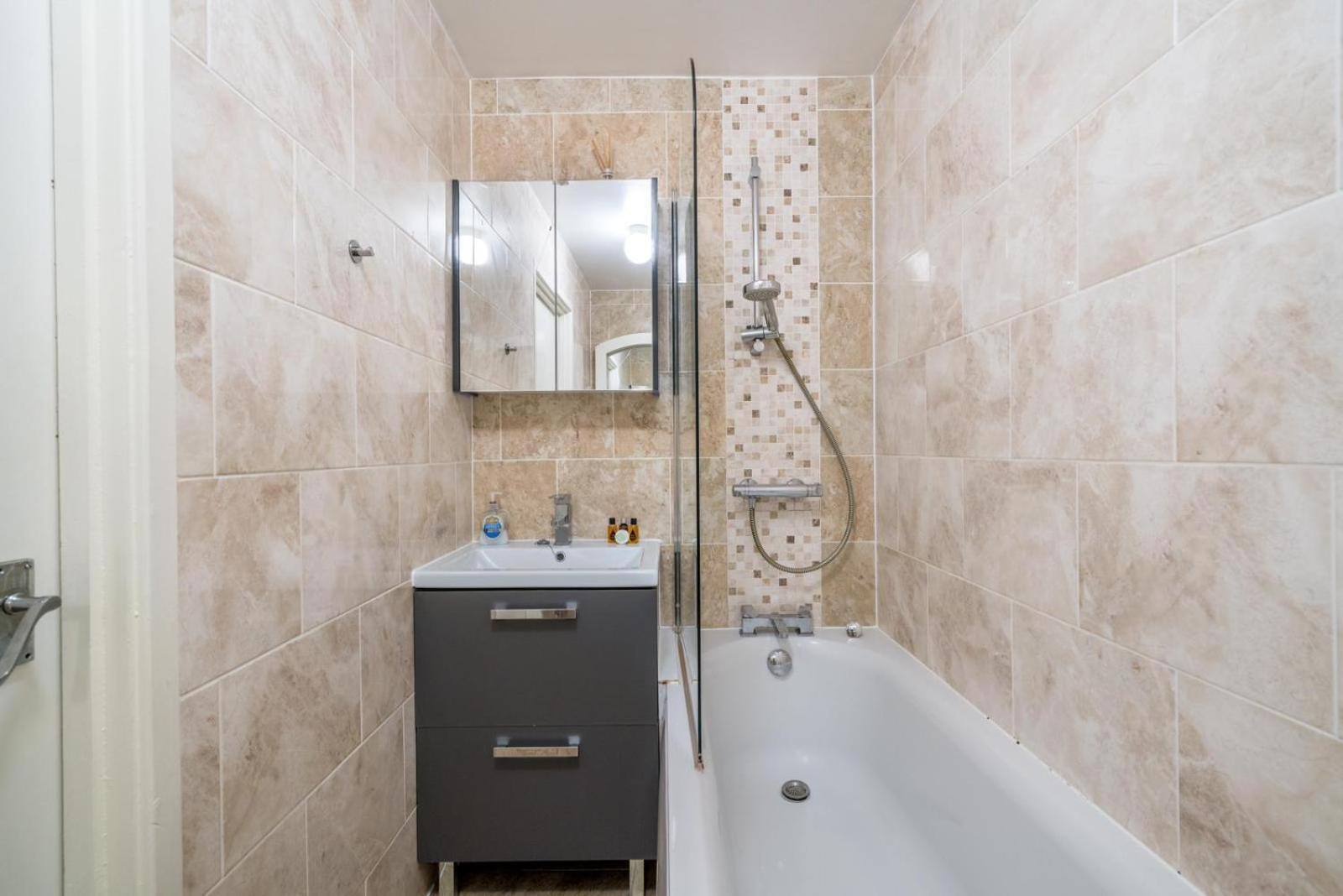 Cozy Apartment In Greater London - 1Br,1 Bath Екстер'єр фото