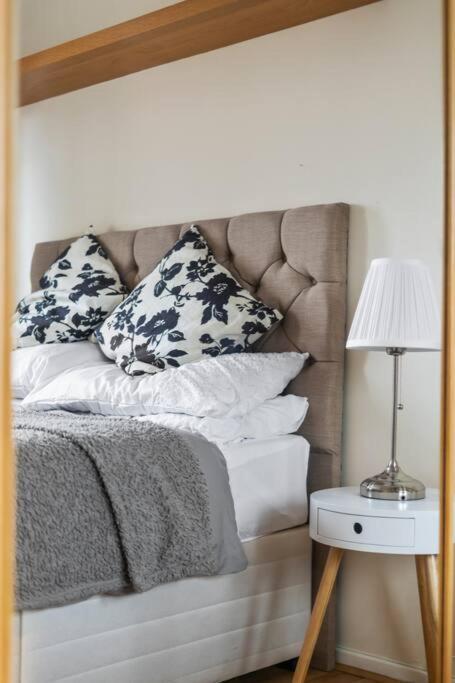 Cozy Apartment In Greater London - 1Br,1 Bath Екстер'єр фото